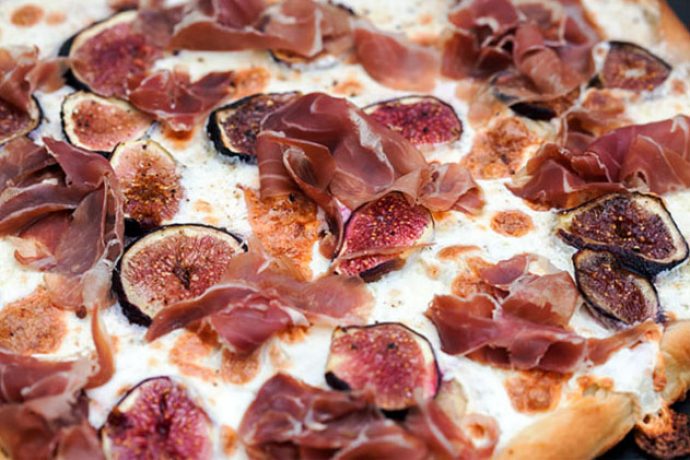 fig-and-prosciutto-pizza-with-balsamic-drizzle